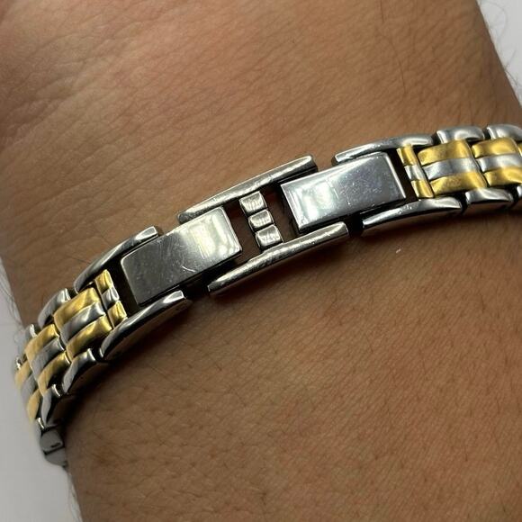 Stunning Gold & Silver Armitron Watch - Picture 5 of 5